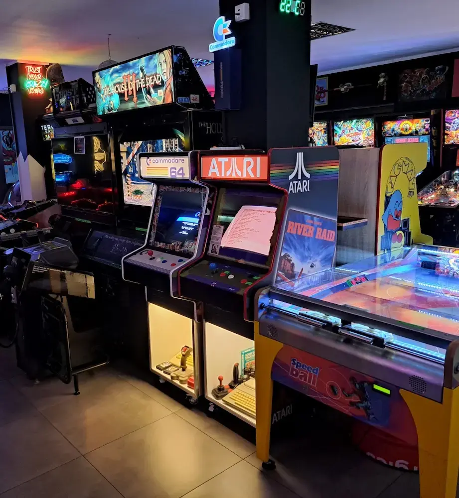 Automat arcade 6
